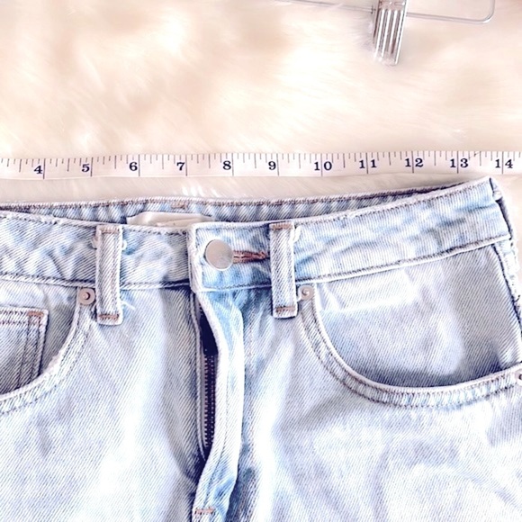 H & M Scallop Denim Shorts - Picture 5 of 7